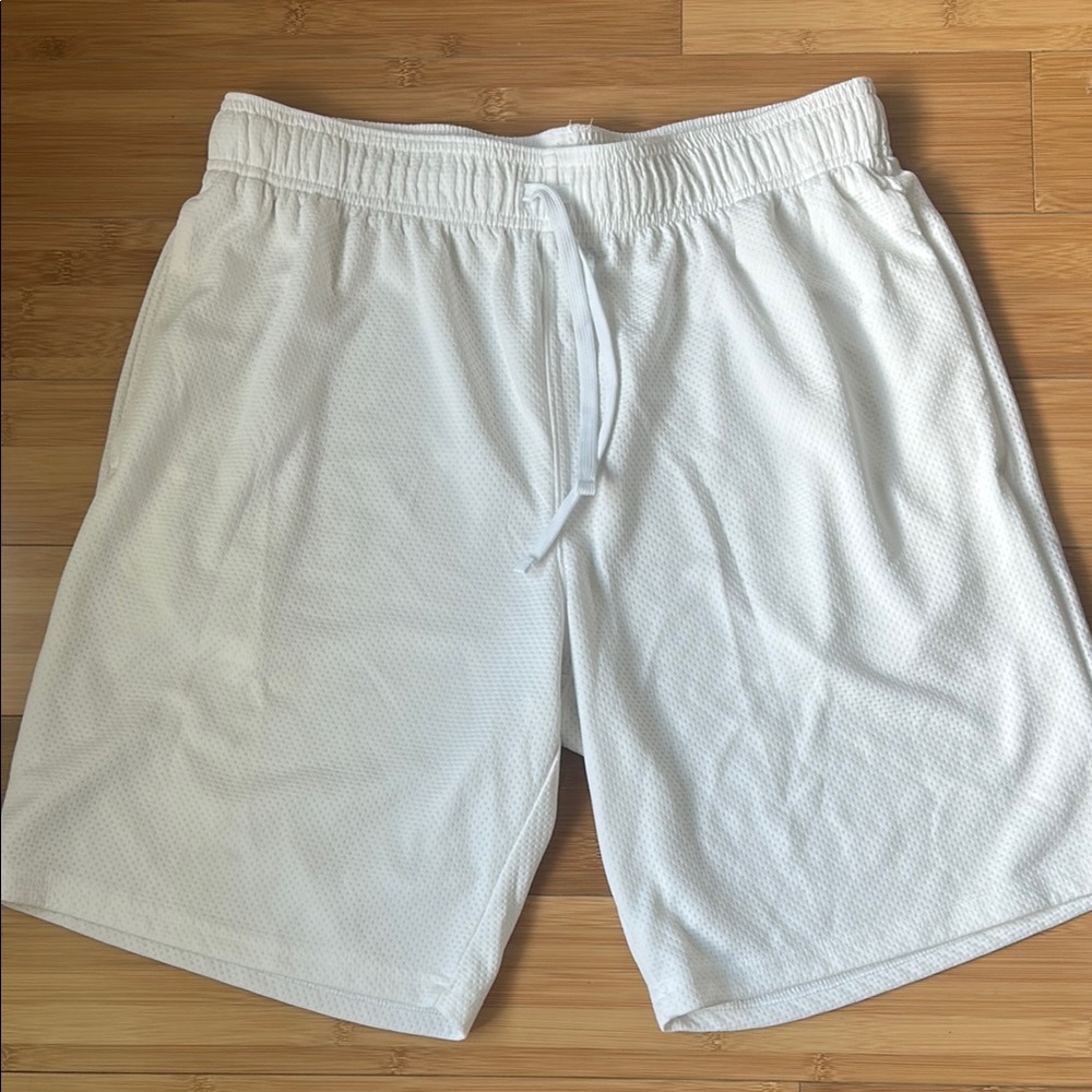 Athletic Works White Athletic Men's Shorts Size Medium (32-34)